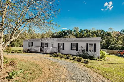 3181 Lark Dr, Denton, NC 27239