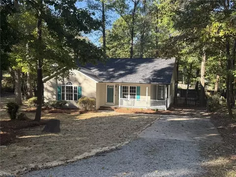 8111 Oak Arbor Rd, Greensboro, NC 27455