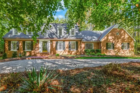 825 Buttonwood Dr, Winston Salem, NC 27104