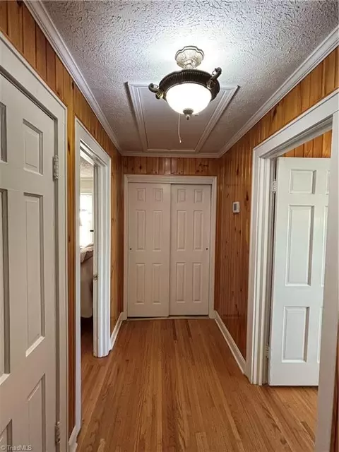 Entry Way - 470 Dobbins Mill Rd, Elkin, NC 28621 photo 2 of 2