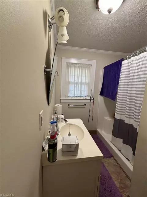 Bath - 470 Dobbins Mill Rd, Elkin, NC 28621 photo 1 of 6