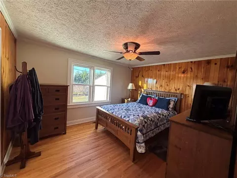 Bedroom - 470 Dobbins Mill Rd, Elkin, NC 28621 photo 4 of 7
