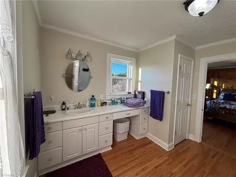 Bath - 470 Dobbins Mill Rd, Elkin, NC 28621 photo 6 of 6
