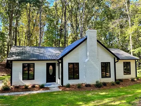5305 Bent Tree Ct, Pfafftown, NC 27040