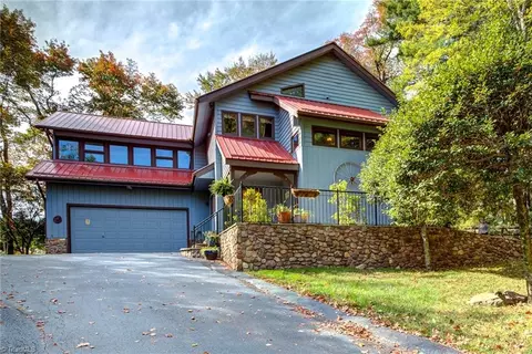 249 Red Bird Ln, Glade Valley, NC 28627