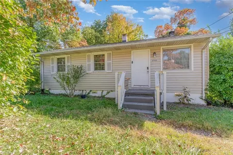 2703 Florida St W, Greensboro, NC 27407