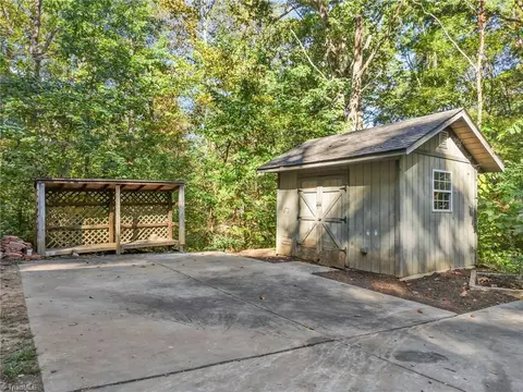 Exterior - 104 Max Moore Rd, Thomasville, NC 27360 photo 5 of 7