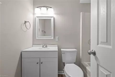 Bath - 104 Max Moore Rd, Thomasville, NC 27360 photo 2 of 2