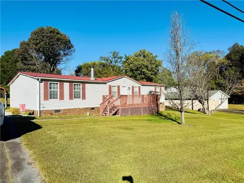 Exterior - 4177 Dawnwood Dr, Trinity, NC 27370 photo 2 of 3