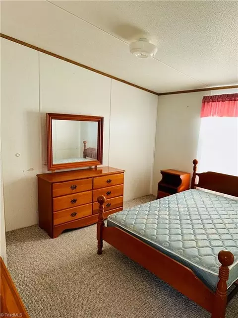 Bedroom - 4177 Dawnwood Dr, Trinity, NC 27370 photo 3 of 3