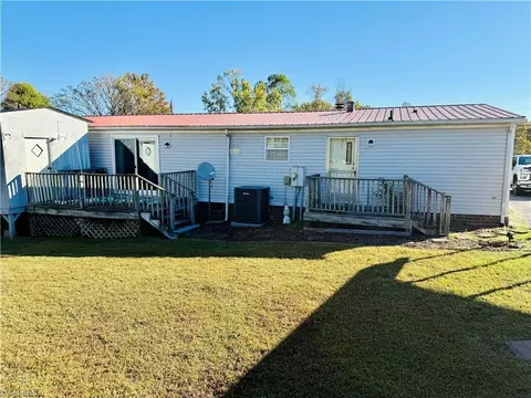Exterior - 4177 Dawnwood Dr, Trinity, NC 27370 photo 3 of 3