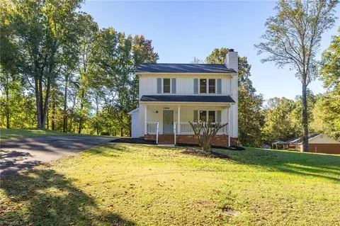 5226 Shaddowfax Dr, Kernersville, NC 27284
