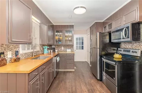 Kitchen - 1920 Echo Trl, Pfafftown, NC 27040 photo 1 of 1