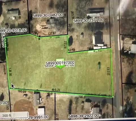 5160 Paramount Rd, Pfafftown, NC 27106