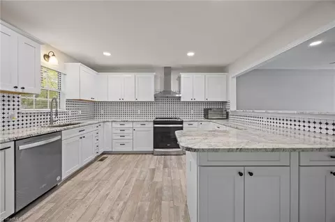 Kitchen - 18 Candlestick Dr, Thomasville, NC 27360 photo 2 of 4