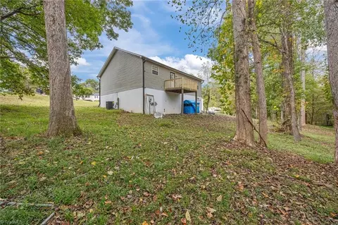 Exterior - 18 Candlestick Dr, Thomasville, NC 27360 photo 9 of 9