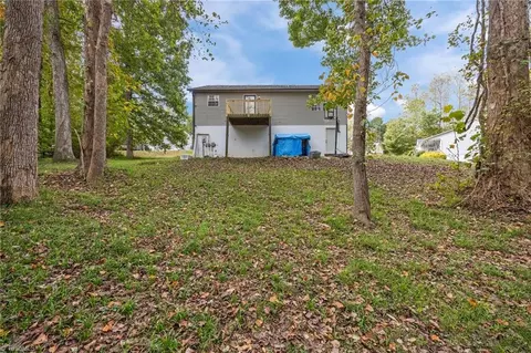 Exterior - 18 Candlestick Dr, Thomasville, NC 27360 photo 8 of 9