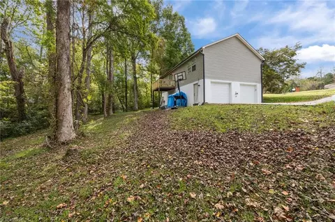 Exterior - 18 Candlestick Dr, Thomasville, NC 27360 photo 7 of 9