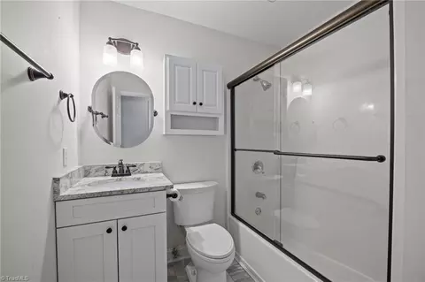 Bath - 18 Candlestick Dr, Thomasville, NC 27360 photo 1 of 2
