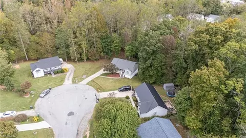 View/Area - 18 Candlestick Dr, Thomasville, NC 27360 photo 6 of 7
