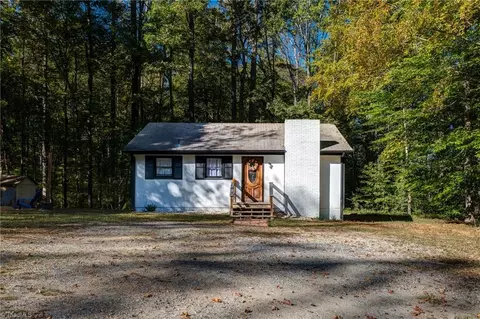 4895 Parnell Ridge Dr, Walkertown, NC 27051