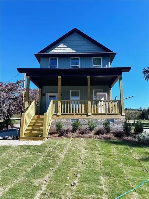 507 Lake Dr #8, Lexington, NC 27292