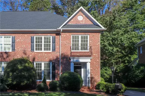 22 Dutchmans Pipe Cv, Greensboro, NC 27455