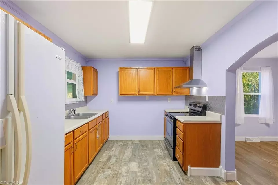 Kitchen - 1040 Beckham Rd, Salisbury, NC 28147 photo 2 of 3