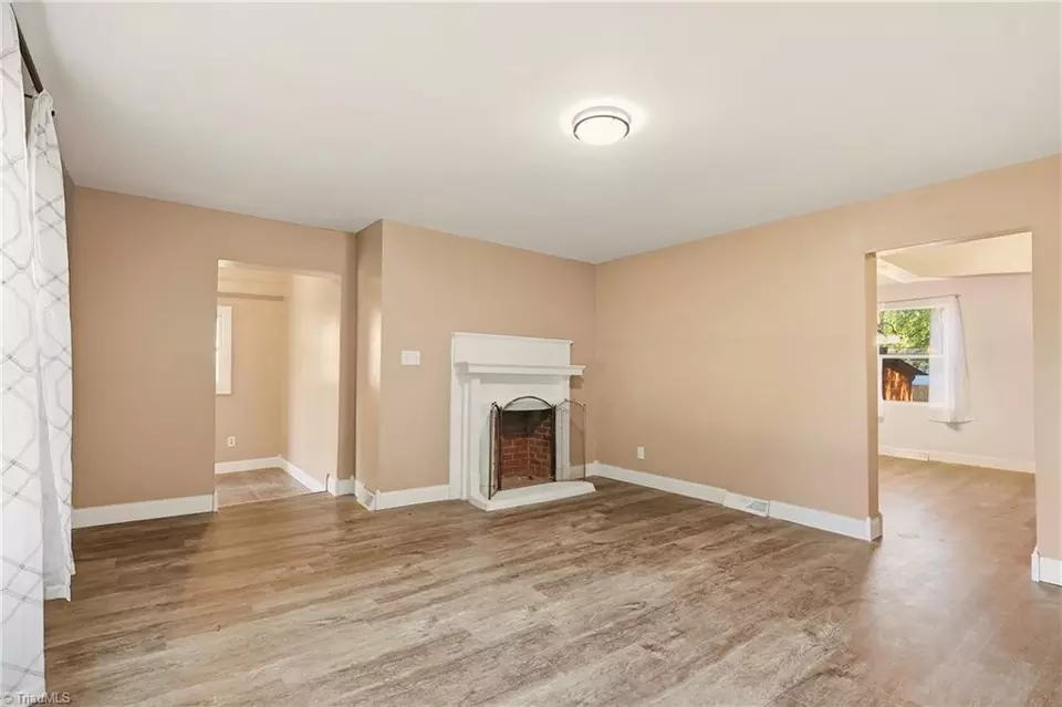 Living - 1040 Beckham Rd, Salisbury, NC 28147 photo 2 of 3