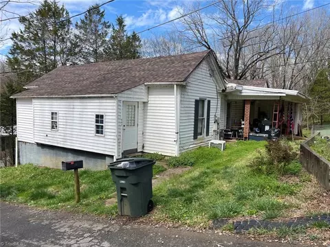 607 Water St, Eden, NC 27288