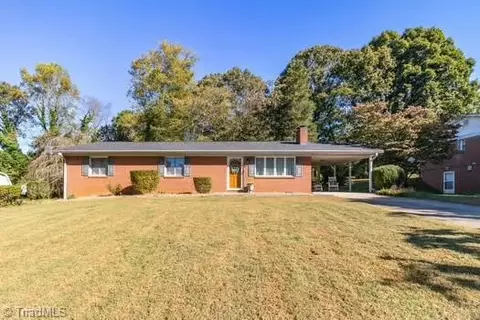 1821 Fannwood Cir, Winston Salem, NC 27127