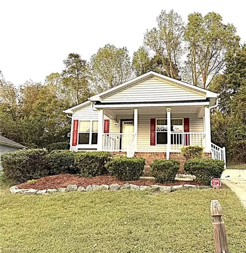 4967 Trent Hill Dr, Winston Salem, NC 27105