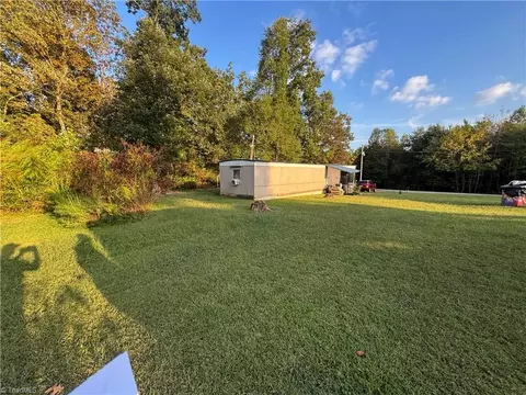 322 Sam Fulk Rd, Pilot Mountain, NC 27041 photo 1