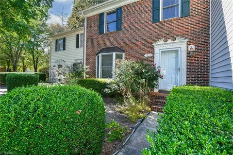 2536 Cottage Pl, Greensboro, NC 27455