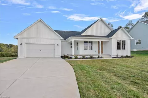 Exterior - 151 Rimrock Rd, Harmony, NC 28634 photo 8 of 9
