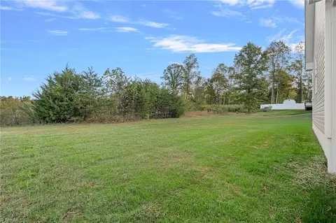 Exterior - 151 Rimrock Rd, Harmony, NC 28634 photo 7 of 9