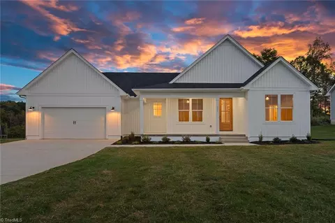 151 Rimrock Rd, Harmony, NC 28634