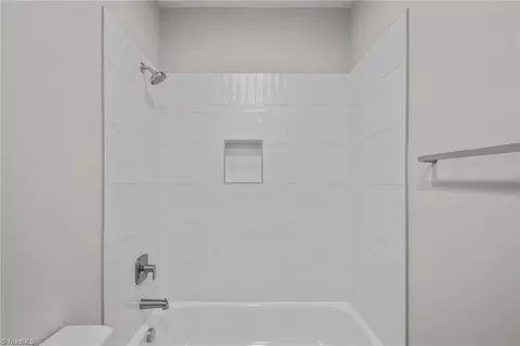Bath - 151 Rimrock Rd, Harmony, NC 28634 photo 4 of 4