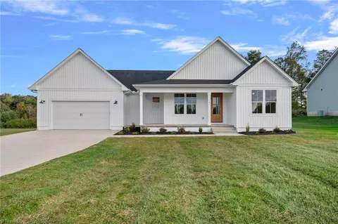 Exterior - 151 Rimrock Rd, Harmony, NC 28634 photo 2 of 9