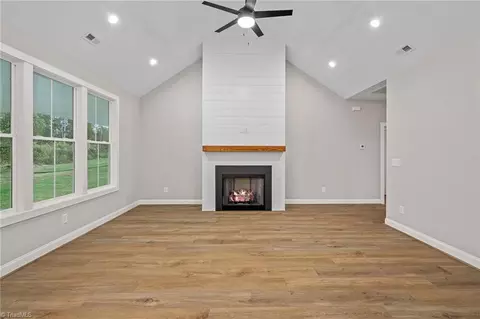 Living - 151 Rimrock Rd, Harmony, NC 28634 photo 2 of 4