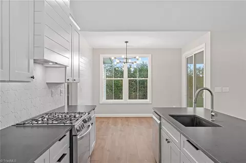Kitchen - 151 Rimrock Rd, Harmony, NC 28634 photo 5 of 5