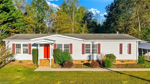 651 Millard Ln, Millers Creek, NC 28651