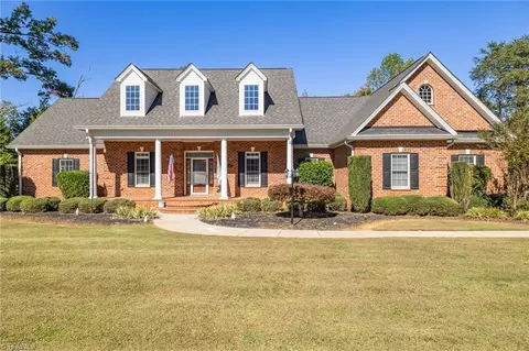 135 Roberson Ln, Reidsville, NC 27320
