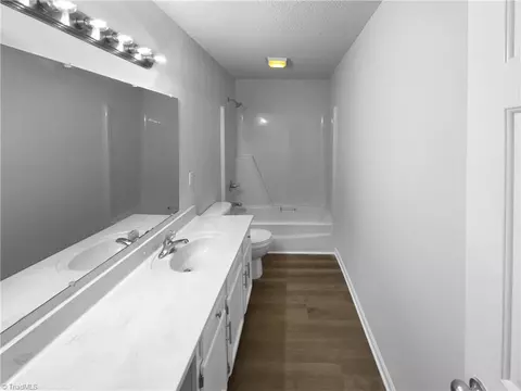 Bath - 2286 Lynn Cir, Trinity, NC 27370 photo 1 of 4