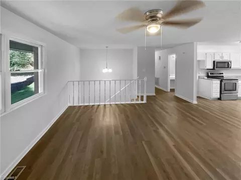 Living - 2286 Lynn Cir, Trinity, NC 27370 photo 5 of 5