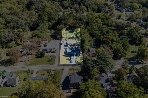 4433 Ogburn Ave, Winston Salem, NC 27105