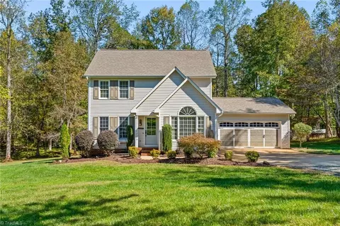 7175 Johns Point Ct, Liberty, NC 27298