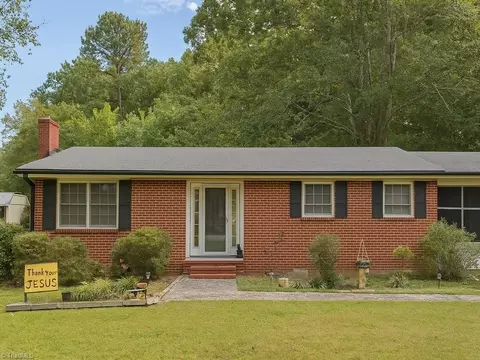 240 Croomcrest Rd, Asheboro, NC 27205
