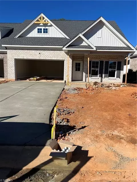 4234 Quartersaw Ln #TH5, Clemmons, NC 27012