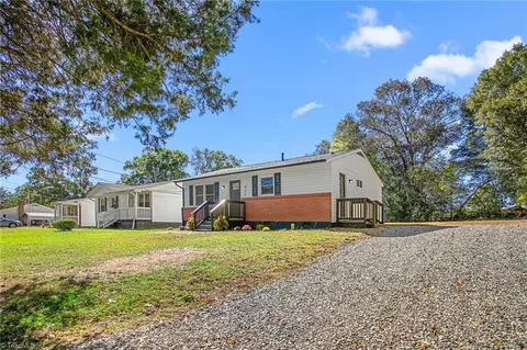 621 North St, Eden, NC 27288
